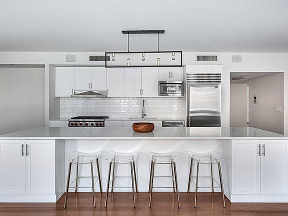 3rd image of 505 Greenwich St APT 2C