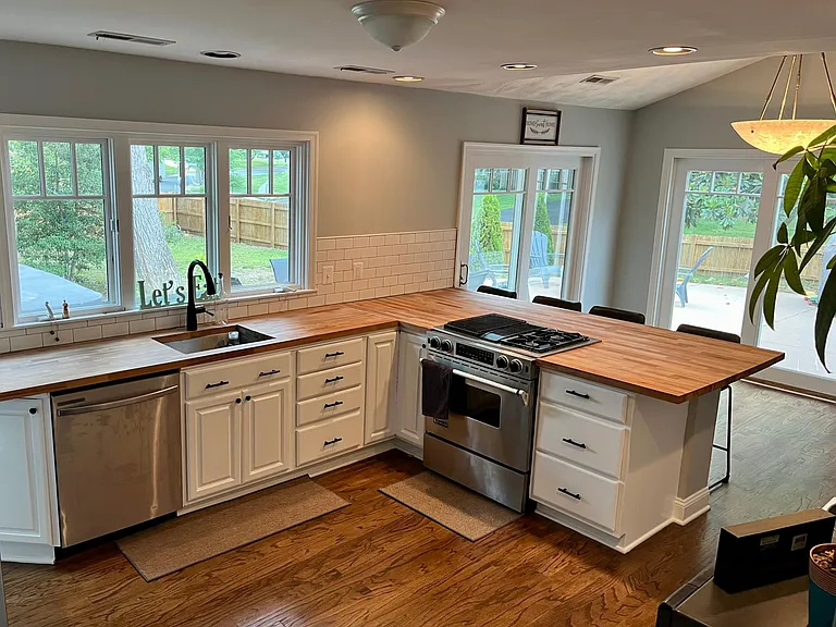 1747 Crofton Pkwy — Photo 8