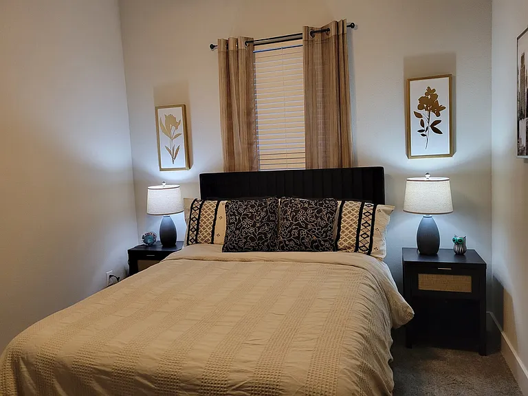 Pecan Grv — Photo 13