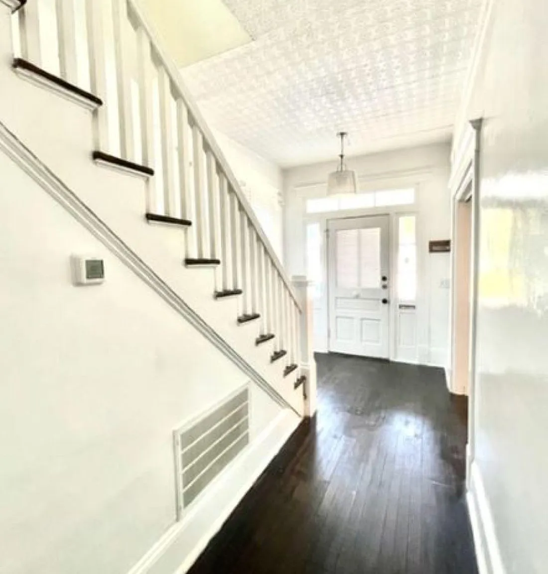 4 bed, 2162 sqft, $2,600 — Photo 2