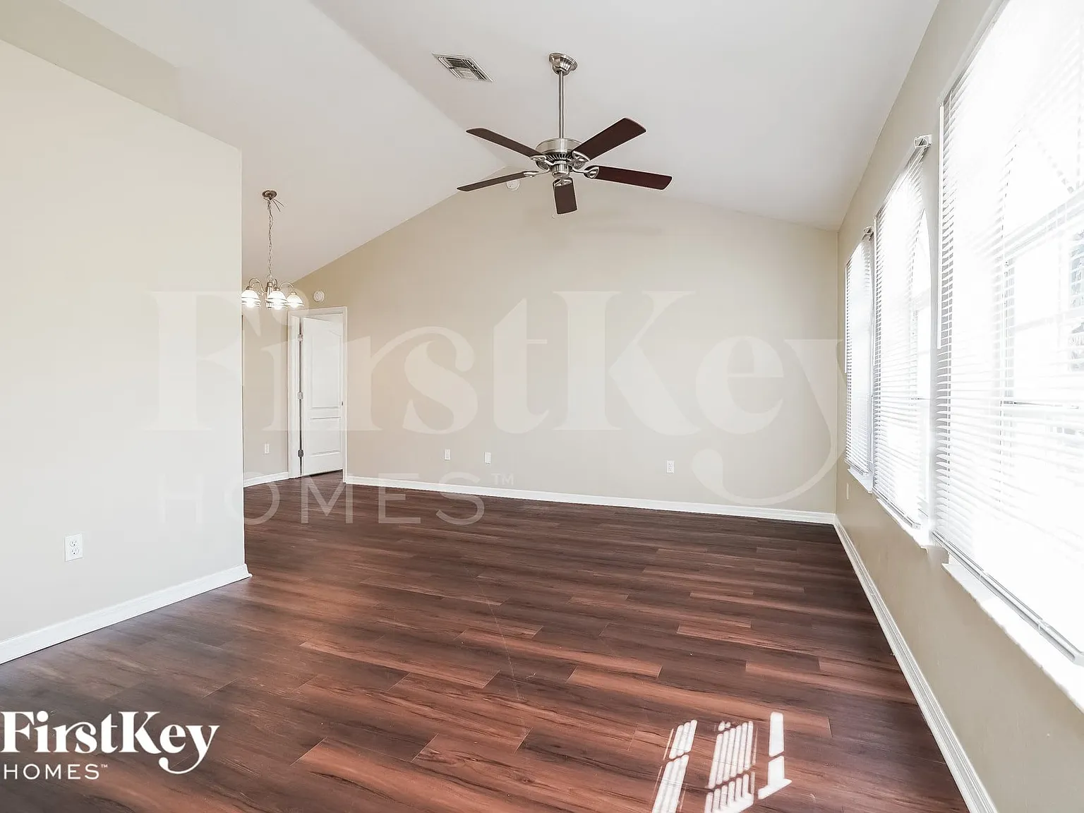 3 bed, 2.0 bath, 1482 sqft, $2,480 — Photo 2