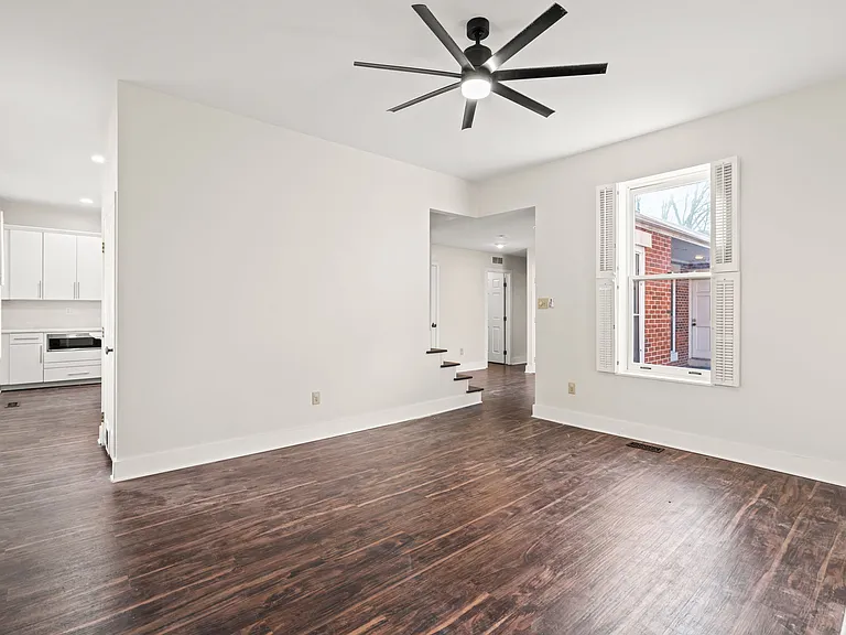 80 Green St — Photo 36