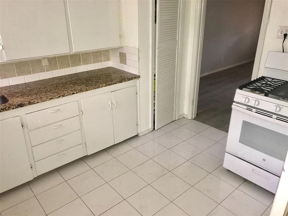 1st image of 4125 Fox Dr #4127