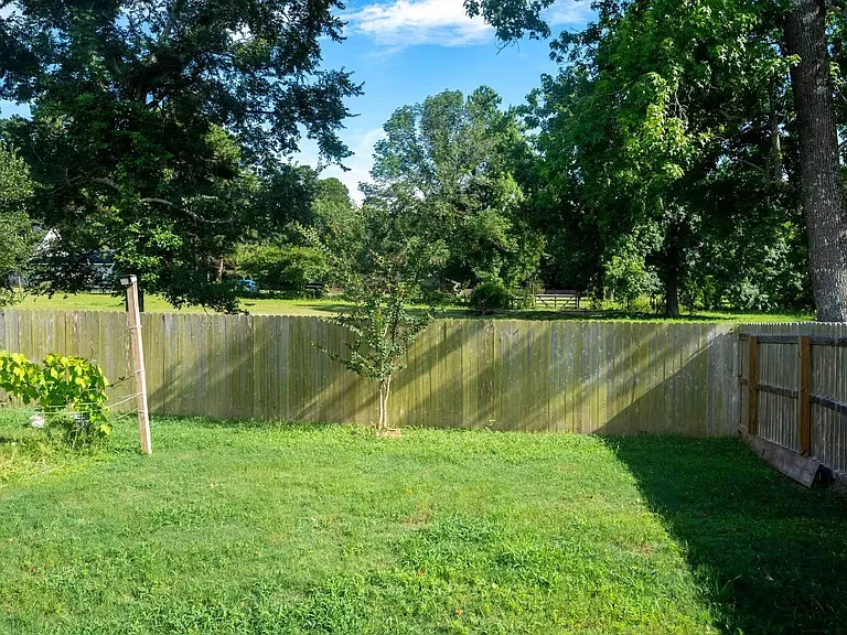 332 Pecos Dr — Photo 4
