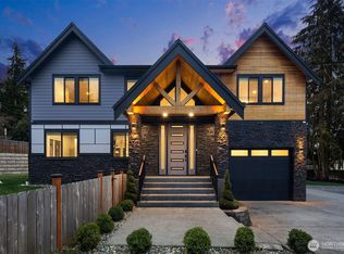 15613 Meadow Rd, Lynnwood, WA 98087