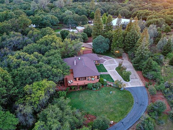 3rd image of 2740 Carlson Dr
