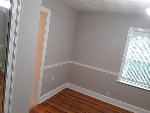 5th image of 102 W Oates Ave #1