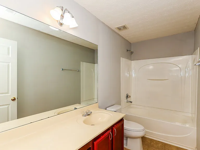 2894 Edgewater St SW — Photo 16