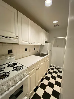 Rented by Corcoran | media 15