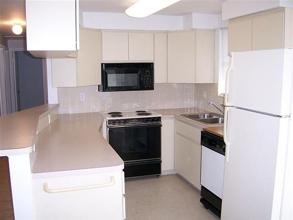 Kitchen with neutral colors