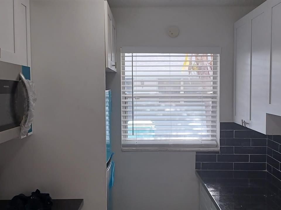 1st image of 405 SE 23rd Ave #B