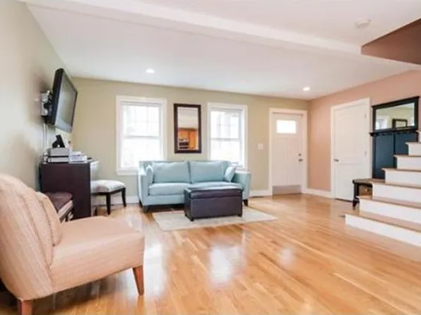 47 Ward St, South Boston, MA 02127