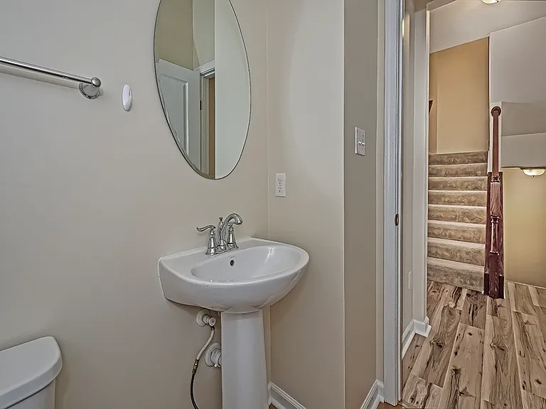 627 Edison Dr — Photo 12