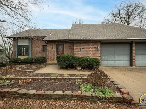 3823 SW Cambridge Ct, Topeka, KS 66610