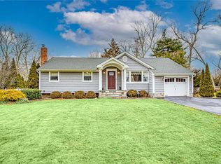 1 June St, Hauppauge, NY 11788