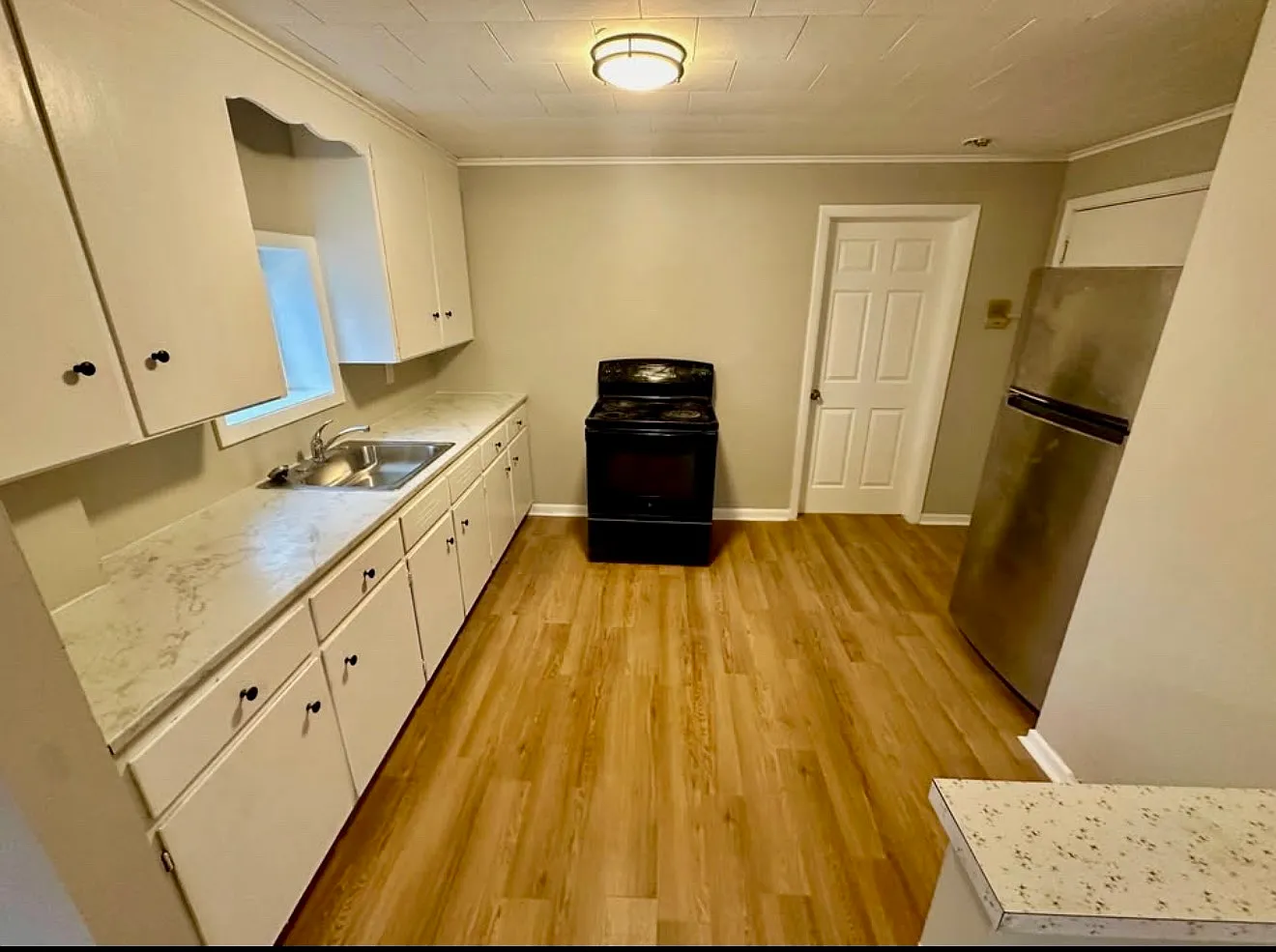 1 bed, 800 sqft, $800 — Photo 2