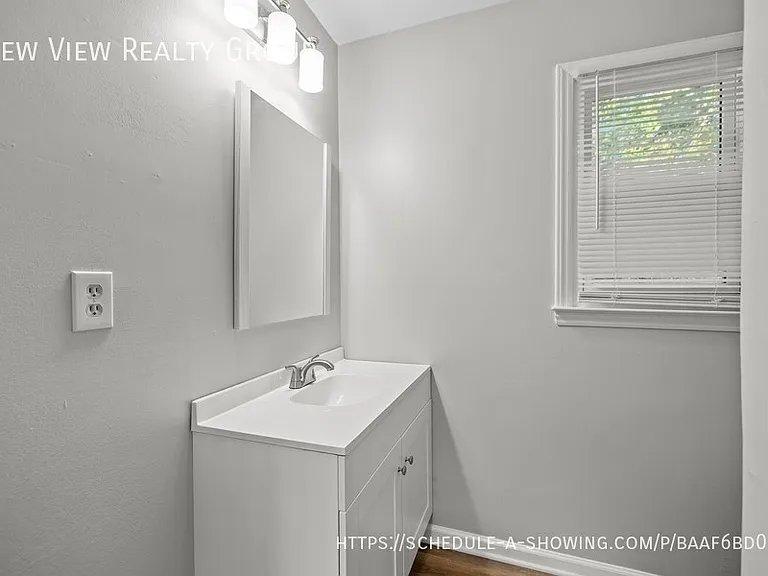 4800 Maplecrest Dr — Photo 16