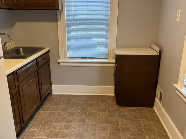 50 Holbrook St #2, Ansonia, CT 06401