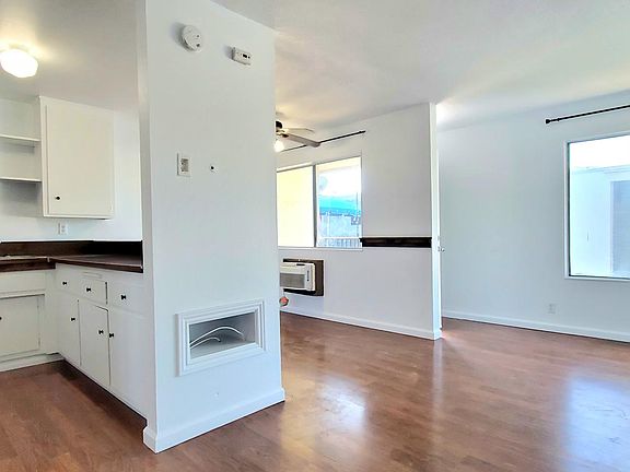 3rd image of 655 Glenfinnan Ave