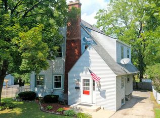 429 Fremont St, Woodstock, IL 60098