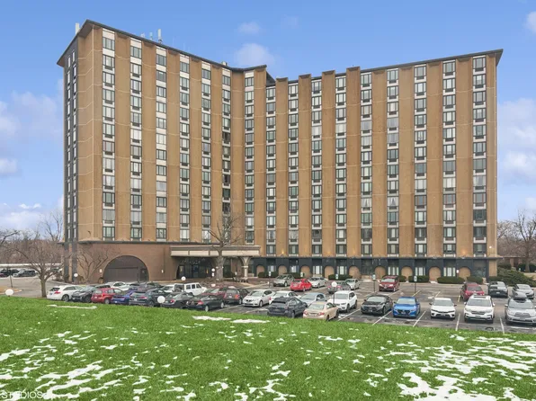 1 Renaissance Pl Penthouse 1, Palatine, IL 60067