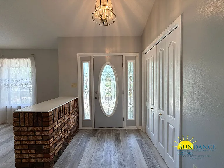 713 Trowbridge Ave — Photo 2