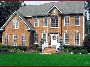 11800 Amberwood Ln, Glen Allen, VA 23059