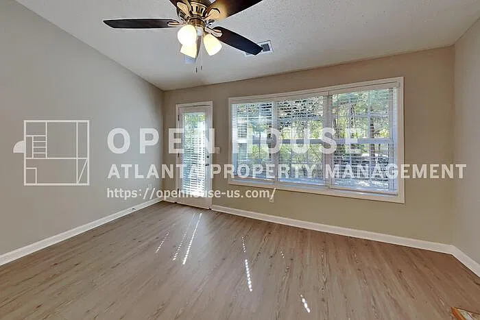 3 bed, 2.0 bath, 1264 sqft, $1,725 — Photo 3