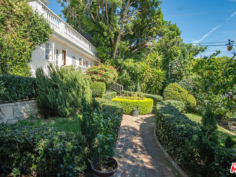 8298 Presson Pl — Photo 13