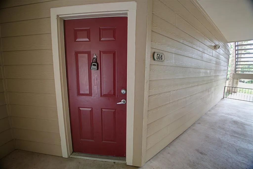 Photo 2 of 23 - 2320 Gracy Farms Ln #514 - Austin, TX Building Photo - 2320 Gracy Farms Ln #514