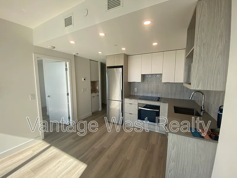 1 bed, 1.0 bath, $2,095 — Photo 2