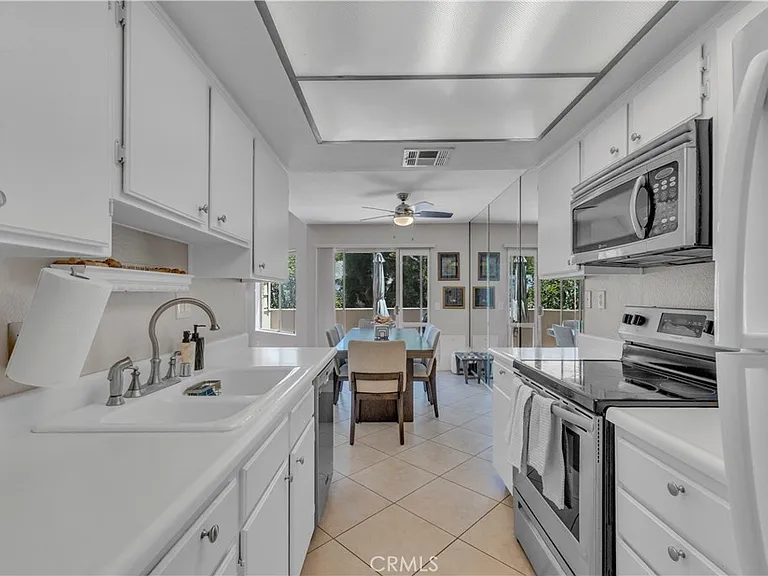 18408 Hatteras St #44 — Photo 14