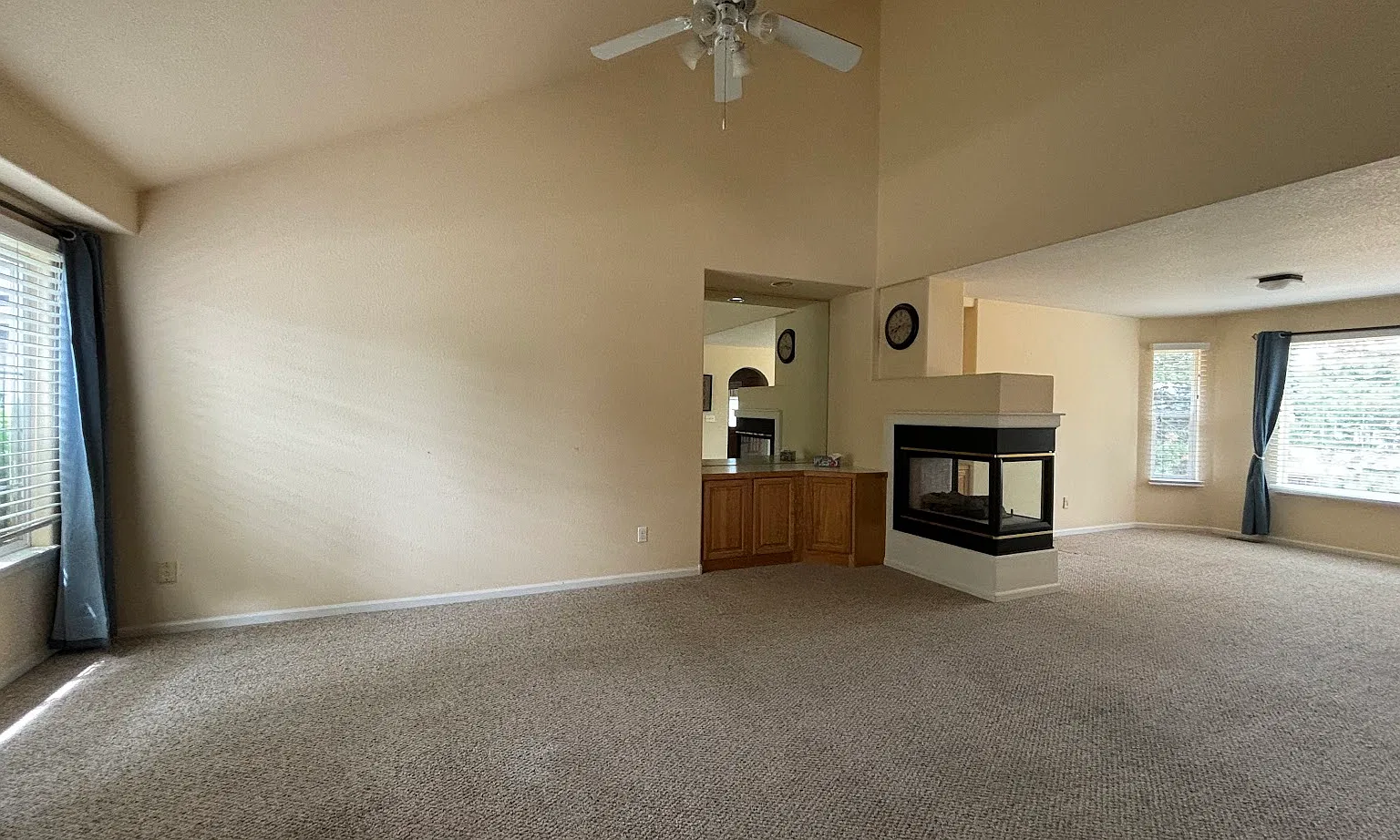 4 bed, 3.5 bath, 2910 sqft, $2,900 — Photo 3