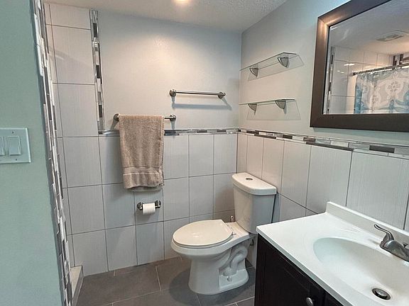 3rd image of 171 Cape Shores Cir #1713A