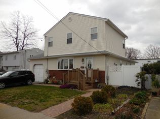 180 Jerusalem Ave, Massapequa, NY 11758