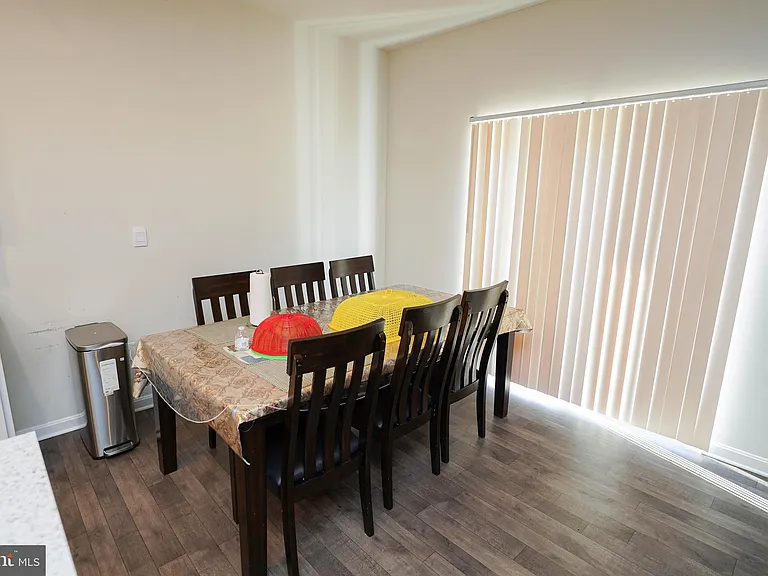 1712 Severn St — Photo 17