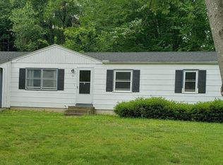 54 Greenwich Rd, Amherst, MA 01002