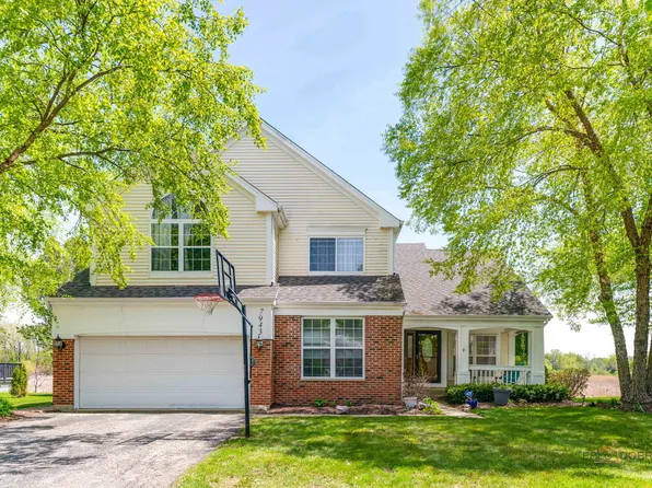 7943 Dada Dr, Gurnee, IL 60031