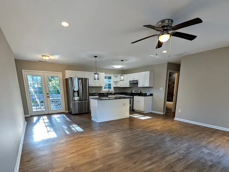 537 Eastside Dr NE — Photo 7