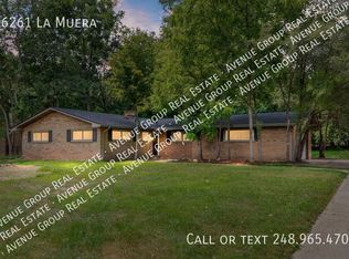 26261 La Muera St, Farmington Hills, MI 48334