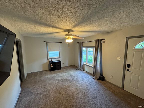2nd image of 605 W 9th St