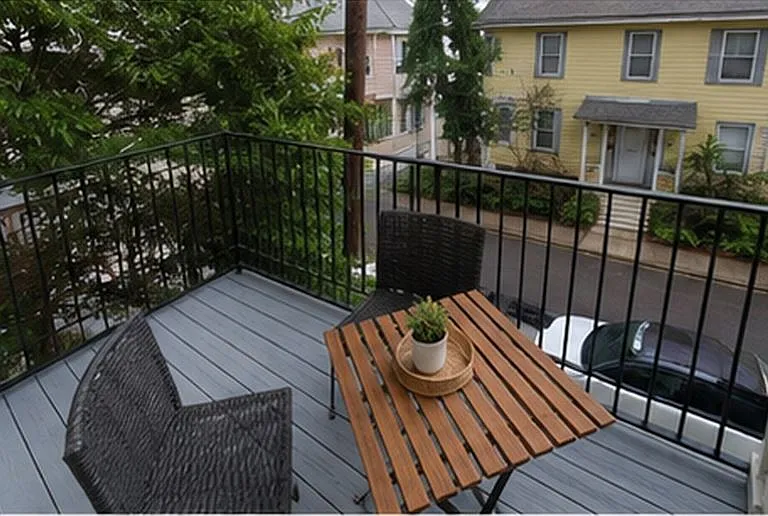 45 Locke St #3 — Photo 3