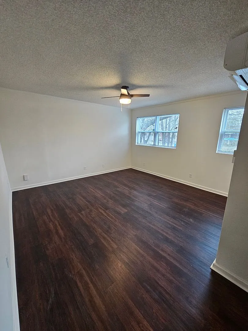 411 Parkway — Photo 1