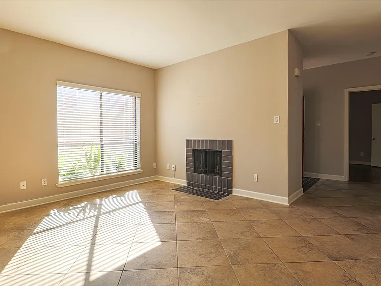 2025 Augusta Dr #1005 — Photo 10
