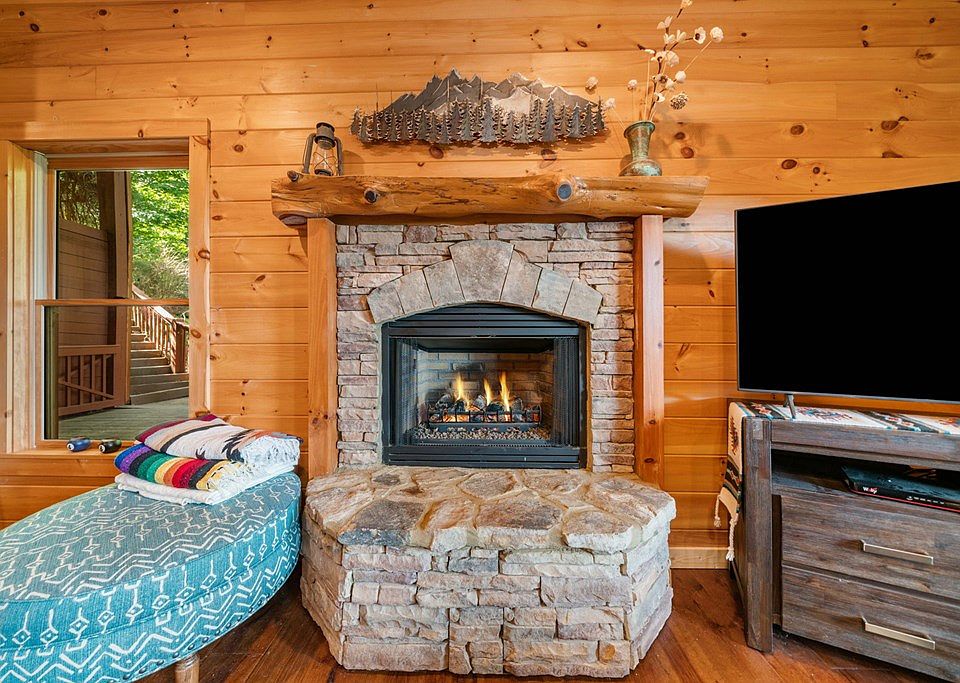 28th image of this home