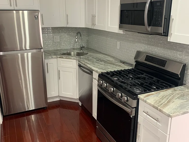 302 Richmond St #5 — Photo 1