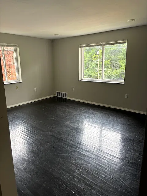 2 bed, 1100 sqft, $1,300 — Photo 4