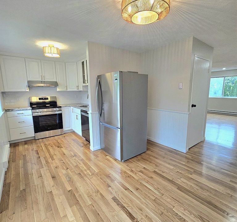 1st image of 16 Appleton Park APT B3