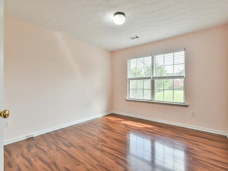 778 Roxholly Ln — Photo 12