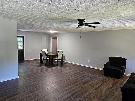 3rd image of 249 Gibson Rd